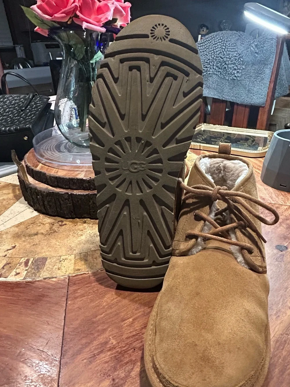 UGG Men’s Chestnut Suede Chukka Boots with Shearling Lining Size 13US